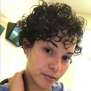 Meet your Posher, Adriana